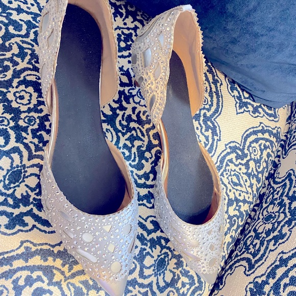 BEAUTIFUL! Worn 15 minutes only - Picture 5 of 5